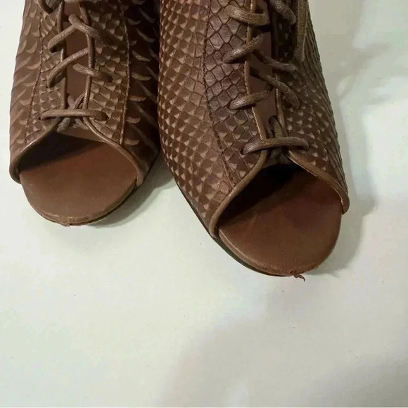 Kate spade lace up genuine leather heel booties 7.5 - Picture 7 of 8